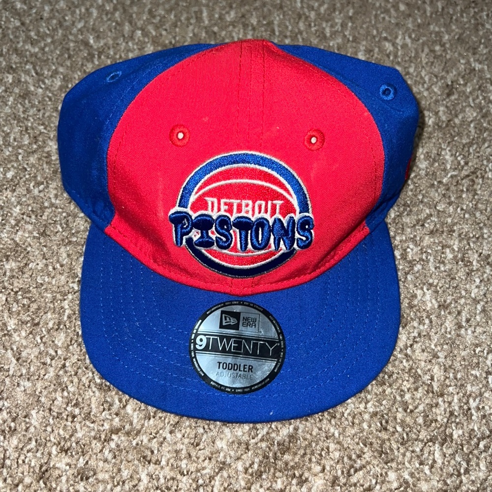 Detroit Pistons Toddlers hat with stickers